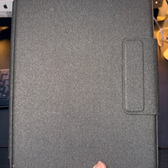 Logitech Folio Touch iPad Keyboard Case with Trackpad - Picture 6 of 7